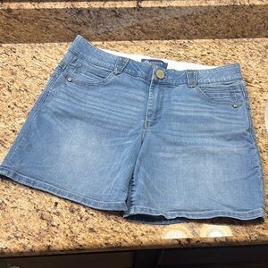 Democracy ABsolution size 10 7 inch inseam stretch light blue Denim Shorts